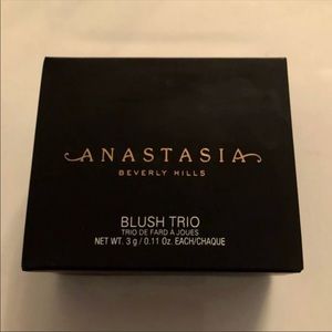 Anastasia Beverly Hills Makeup - Anastasia Beverly Hills blush trio Anastasia Beverly Hills Makeup - Anastasia Beverly Hills blush trio